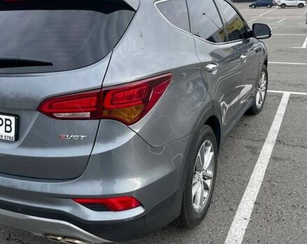 Серый Хендай Санта Фе, объемом двигателя 2 л и пробегом 160 тыс. км за 19700 $, фото 13 на Automoto.ua