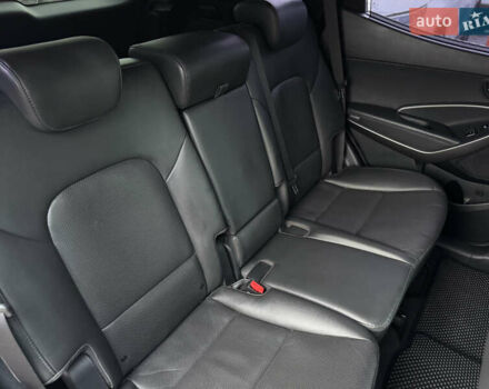 Серый Хендай Санта Фе, объемом двигателя 2 л и пробегом 137 тыс. км за 20500 $, фото 17 на Automoto.ua