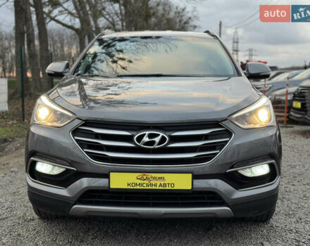 Серый Хендай Санта Фе, объемом двигателя 2 л и пробегом 137 тыс. км за 20500 $, фото 2 на Automoto.ua