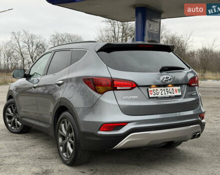 Серый Хендай Санта Фе, объемом двигателя 2.2 л и пробегом 131 тыс. км за 24000 $, фото 2 на Automoto.ua