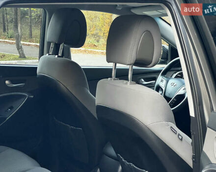 Серый Хендай Санта Фе, объемом двигателя 2.36 л и пробегом 147 тыс. км за 14700 $, фото 111 на Automoto.ua