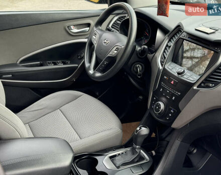 Серый Хендай Санта Фе, объемом двигателя 2.36 л и пробегом 110 тыс. км за 15500 $, фото 1 на Automoto.ua