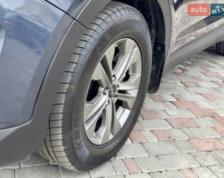 Серый Хендай Санта Фе, объемом двигателя 2.36 л и пробегом 110 тыс. км за 15500 $, фото 15 на Automoto.ua