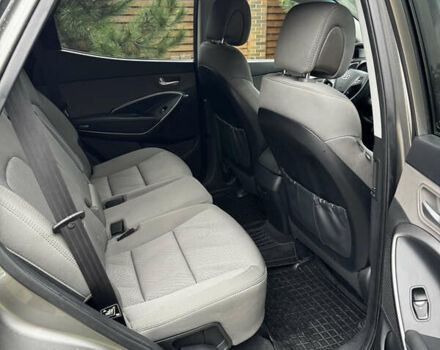 Серый Хендай Санта Фе, объемом двигателя 2.36 л и пробегом 133 тыс. км за 13800 $, фото 12 на Automoto.ua