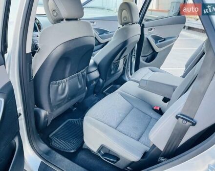 Сірий Хендай Санта Фе, об'ємом двигуна 3.3 л та пробігом 176 тис. км за 15200 $, фото 16 на Automoto.ua