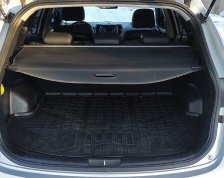 Серый Хендай Санта Фе, объемом двигателя 2.36 л и пробегом 100 тыс. км за 19500 $, фото 11 на Automoto.ua