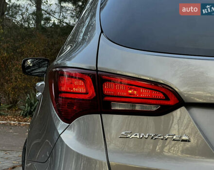 Серый Хендай Санта Фе, объемом двигателя 2.36 л и пробегом 147 тыс. км за 14700 $, фото 44 на Automoto.ua