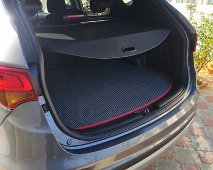 Серый Хендай Санта Фе, объемом двигателя 2.2 л и пробегом 200 тыс. км за 21000 $, фото 11 на Automoto.ua