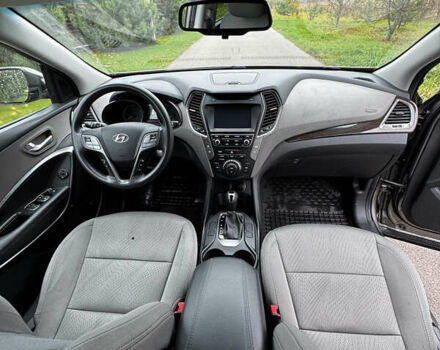 Серый Хендай Санта Фе, объемом двигателя 2.36 л и пробегом 133 тыс. км за 13800 $, фото 16 на Automoto.ua