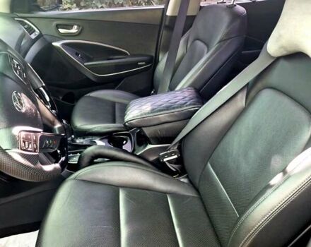 Серый Хендай Санта Фе, объемом двигателя 2 л и пробегом 182 тыс. км за 19900 $, фото 4 на Automoto.ua