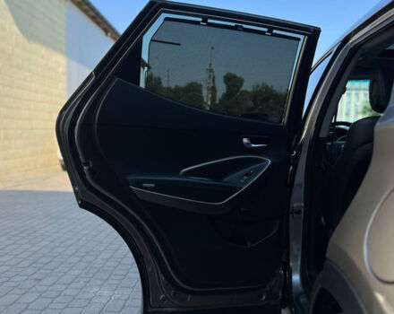 Серый Хендай Санта Фе, объемом двигателя 2 л и пробегом 157 тыс. км за 21000 $, фото 16 на Automoto.ua