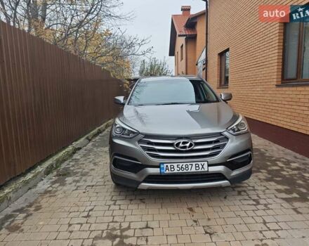 Серый Хендай Санта Фе, объемом двигателя 2.4 л и пробегом 171 тыс. км за 15500 $, фото 1 на Automoto.ua