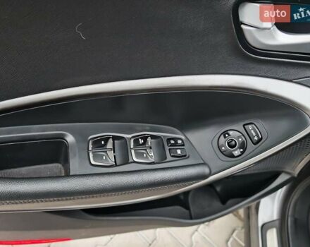 Сірий Хендай Санта Фе, об'ємом двигуна 2.2 л та пробігом 195 тис. км за 19500 $, фото 61 на Automoto.ua