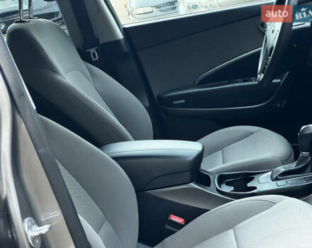 Серый Хендай Санта Фе, объемом двигателя 2.36 л и пробегом 147 тыс. км за 14700 $, фото 92 на Automoto.ua