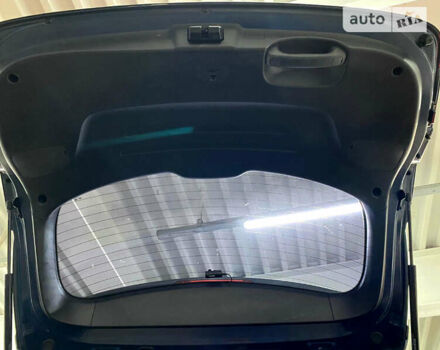 Серый Хендай Санта Фе, объемом двигателя 2 л и пробегом 162 тыс. км за 22700 $, фото 13 на Automoto.ua