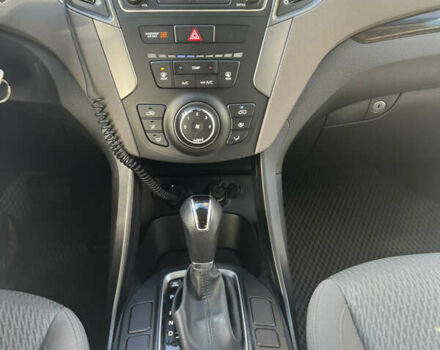 Серый Хендай Санта Фе, объемом двигателя 2.36 л и пробегом 145 тыс. км за 13500 $, фото 20 на Automoto.ua