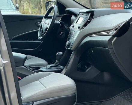 Серый Хендай Санта Фе, объемом двигателя 2.36 л и пробегом 147 тыс. км за 14700 $, фото 90 на Automoto.ua