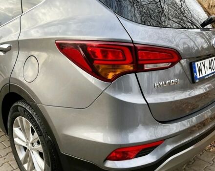 Серый Хендай Санта Фе, объемом двигателя 2 л и пробегом 168 тыс. км за 9300 $, фото 6 на Automoto.ua