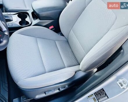 Сірий Хендай Санта Фе, об'ємом двигуна 3.3 л та пробігом 176 тис. км за 15200 $, фото 13 на Automoto.ua