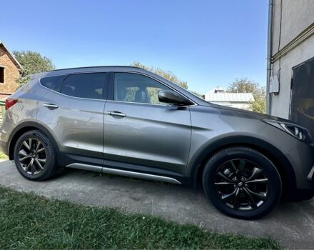 Серый Хендай Санта Фе, объемом двигателя 2 л и пробегом 104 тыс. км за 19400 $, фото 5 на Automoto.ua