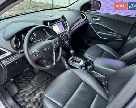 Серый Хендай Санта Фе, объемом двигателя 2 л и пробегом 137 тыс. км за 20500 $, фото 10 на Automoto.ua