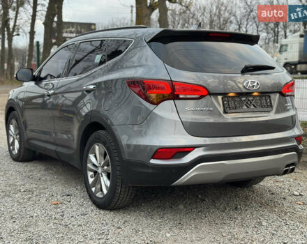 Серый Хендай Санта Фе, объемом двигателя 2 л и пробегом 137 тыс. км за 20500 $, фото 3 на Automoto.ua