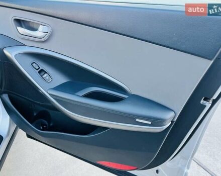 Сірий Хендай Санта Фе, об'ємом двигуна 3.3 л та пробігом 176 тис. км за 15200 $, фото 21 на Automoto.ua