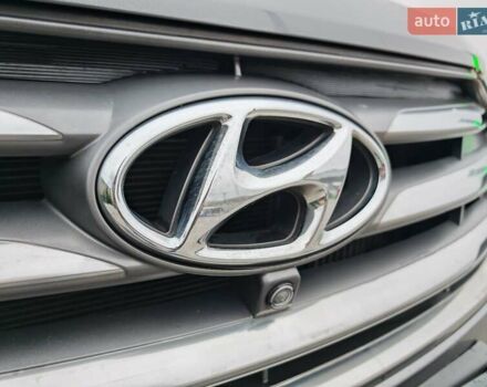 Сірий Хендай Санта Фе, об'ємом двигуна 2.2 л та пробігом 195 тис. км за 19500 $, фото 22 на Automoto.ua