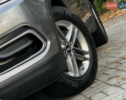 Серый Хендай Санта Фе, объемом двигателя 2.36 л и пробегом 147 тыс. км за 14700 $, фото 7 на Automoto.ua