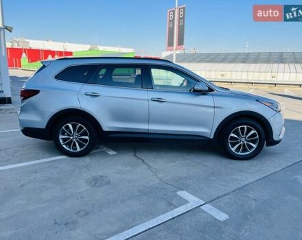 Сірий Хендай Санта Фе, об'ємом двигуна 3.3 л та пробігом 176 тис. км за 15200 $, фото 3 на Automoto.ua