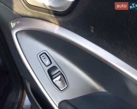 Серый Хендай Санта Фе, объемом двигателя 2.36 л и пробегом 216 тыс. км за 11650 $, фото 8 на Automoto.ua