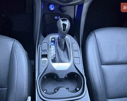 Серый Хендай Санта Фе, объемом двигателя 2 л и пробегом 214 тыс. км за 18700 $, фото 15 на Automoto.ua