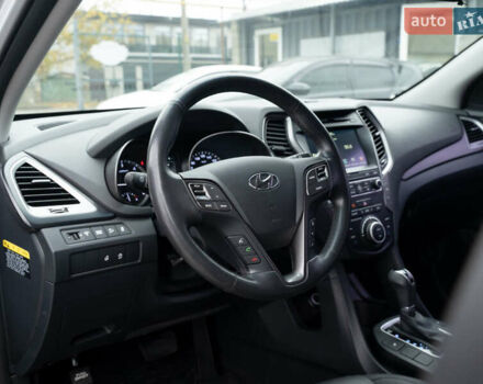 Сірий Хендай Санта Фе, об'ємом двигуна 2.2 л та пробігом 135 тис. км за 18300 $, фото 16 на Automoto.ua