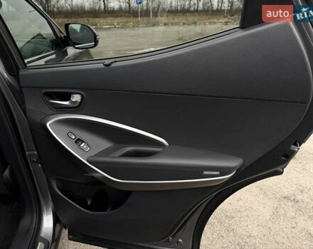 Серый Хендай Санта Фе, объемом двигателя 2.2 л и пробегом 131 тыс. км за 24000 $, фото 52 на Automoto.ua