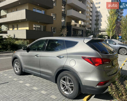 Серый Хендай Санта Фе, объемом двигателя 2.36 л и пробегом 145 тыс. км за 13500 $, фото 5 на Automoto.ua