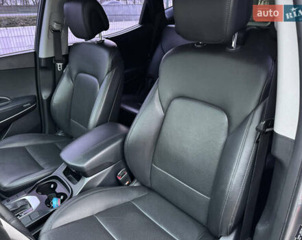 Серый Хендай Санта Фе, объемом двигателя 2 л и пробегом 137 тыс. км за 20500 $, фото 11 на Automoto.ua