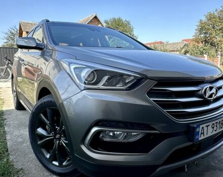 Серый Хендай Санта Фе, объемом двигателя 2 л и пробегом 104 тыс. км за 19400 $, фото 1 на Automoto.ua