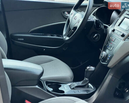 Серый Хендай Санта Фе, объемом двигателя 2.36 л и пробегом 147 тыс. км за 14700 $, фото 93 на Automoto.ua