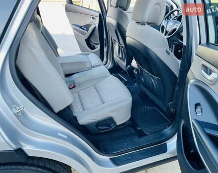 Сірий Хендай Санта Фе, об'ємом двигуна 3.3 л та пробігом 176 тис. км за 15200 $, фото 18 на Automoto.ua