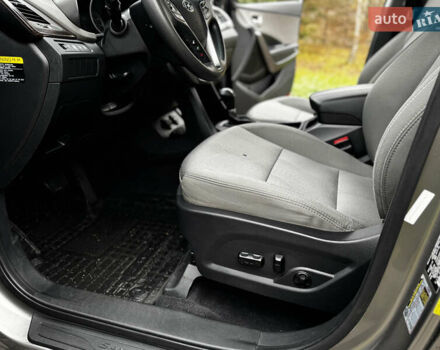 Серый Хендай Санта Фе, объемом двигателя 2.36 л и пробегом 133 тыс. км за 13800 $, фото 21 на Automoto.ua