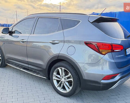Серый Хендай Санта Фе, объемом двигателя 2 л и пробегом 214 тыс. км за 18700 $, фото 6 на Automoto.ua
