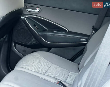 Серый Хендай Санта Фе, объемом двигателя 2.36 л и пробегом 147 тыс. км за 14700 $, фото 108 на Automoto.ua