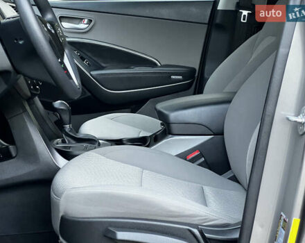 Серый Хендай Санта Фе, объемом двигателя 2.36 л и пробегом 147 тыс. км за 14700 $, фото 77 на Automoto.ua