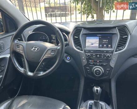 Серый Хендай Санта Фе, объемом двигателя 2.2 л и пробегом 223 тыс. км за 20250 $, фото 4 на Automoto.ua