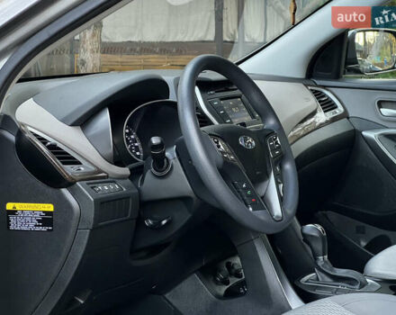 Серый Хендай Санта Фе, объемом двигателя 2.36 л и пробегом 147 тыс. км за 14700 $, фото 74 на Automoto.ua