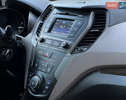 Серый Хендай Санта Фе, объемом двигателя 2.36 л и пробегом 147 тыс. км за 14700 $, фото 97 на Automoto.ua