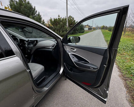 Серый Хендай Санта Фе, объемом двигателя 2.36 л и пробегом 133 тыс. км за 13800 $, фото 14 на Automoto.ua