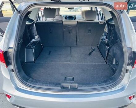 Сірий Хендай Санта Фе, об'ємом двигуна 3.3 л та пробігом 176 тис. км за 15200 $, фото 28 на Automoto.ua