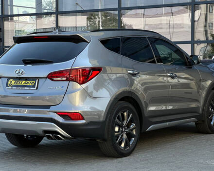 Серый Хендай Санта Фе, объемом двигателя 2 л и пробегом 157 тыс. км за 21000 $, фото 5 на Automoto.ua