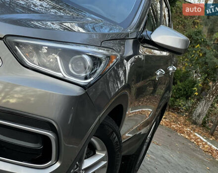 Серый Хендай Санта Фе, объемом двигателя 2.36 л и пробегом 147 тыс. км за 14700 $, фото 10 на Automoto.ua